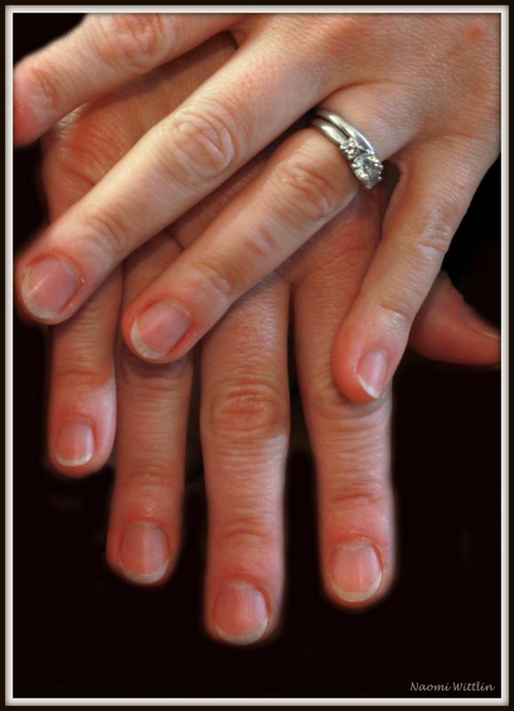 Self portrait hands-001